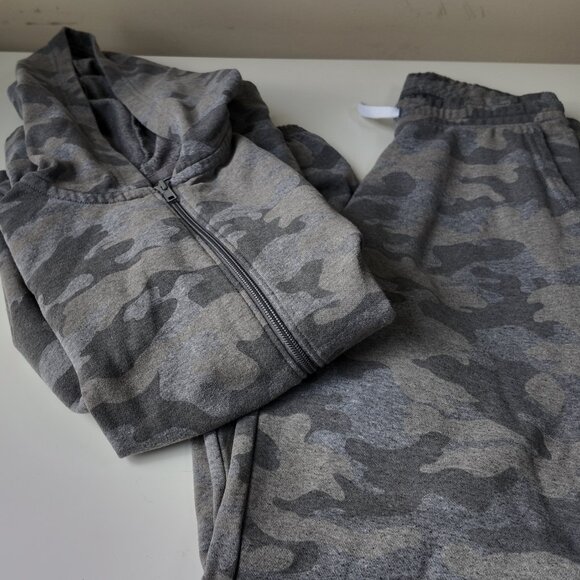 Grey Camo Sweat Suit - Picture 1 of 2